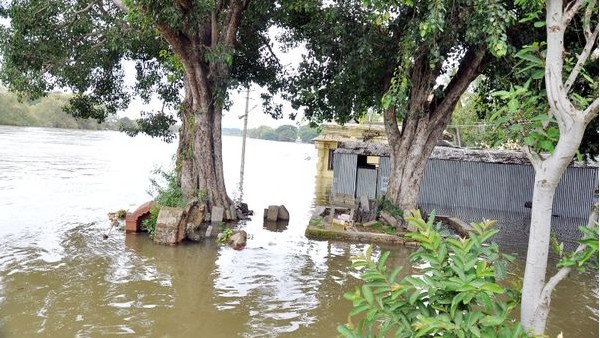  ಸುರಕ್ಷಿತ ಸ್ಥಳಗಳಿಗೆ ತೆರಳುವುದು ಅನಿವಾರ್ಯ