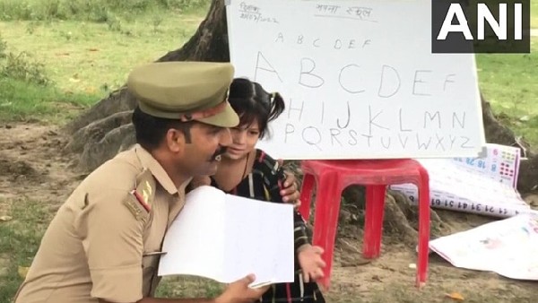 Police officer Ranjit Yadav help for beggars childrens education Police officer Ranjit Yadav help for beggars childrens education