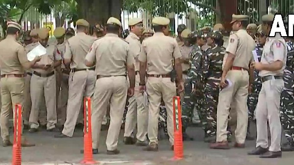 Heavy security near Congress office over Sonia Gandhi ed enquiry 
