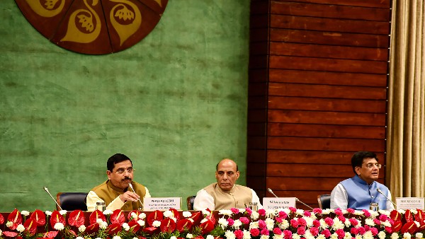 ಸಂಸತ್‌ನ ಮೌಲ್ಯ ಕುಂದಿಸುವ ಪ್ರಯತ್ನ 