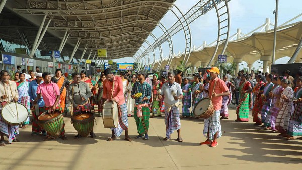  ಮನೆಗಳಿಗೆ ದೀಪಗಳು-ಹೂವುಗಳಿಂದ ಅಲಂಕಾರ