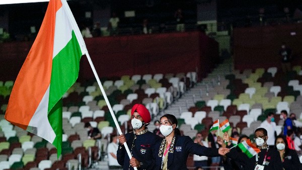  ಎರಡನೇ ಧ್ವಜಧಾರಿಯಾಗಿ ಮನ್‌ಪ್ರೀತ್ ಸಿಂಗ್‌ ಆಯ್ಕೆ