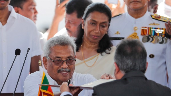 ದುಬೈಗೆ ತೆರಳಲಿರುವ ಗೋಟಬಯ ರಾಜಪಕ್ಸ ದುಬೈಗೆ ತೆರಳಲಿರುವ ಗೋಟಬಯ ರಾಜಪಕ್ಸ