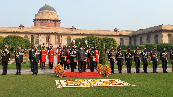  ಅಧ್ಯಕ್ಷರ ಅವಧಿ ಮುಗಿದ ತಕ್ಷಣ, ಪ್ರಮಾನ ವಚನ