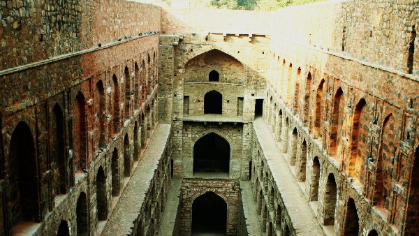 ತಲೆಯಿಲ್ಲದ ಹುಡುಗರ ದೇಹ 