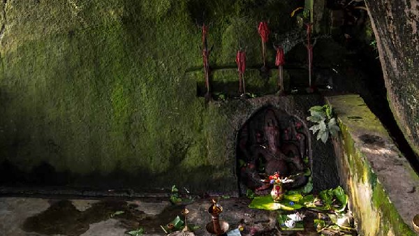 ಚಲನಚಿತ್ರ ಸೆಟ್‌ಗೆ ಅಡ್ಡಿಪಡಿಸುವ ಆತ್ಮಗಳು 