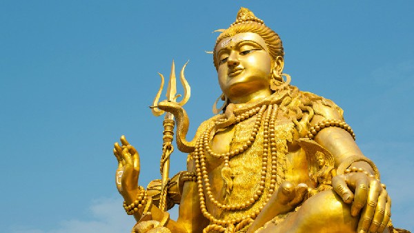 ಅವಿವಾಹಿತ ಹುಡುಗಿಯರಿಂದ ಪೂಜೆ ಅವಿವಾಹಿತ ಹುಡುಗಿಯರಿಂದ ಪೂಜೆ