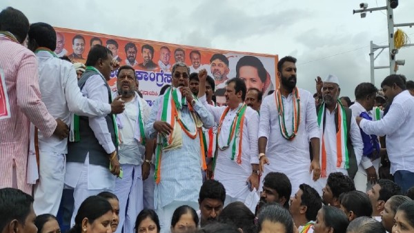  ಹಬ್ಬದ ವಾತಾವರಣ ನಿರ್ಮಾಣ