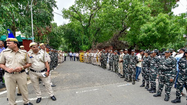  ರಾಜ್‌ಘಾಟ್‌ನಲ್ಲಿ ನಿಷೇಧಾಜ್ಞೆ ಜಾರಿ ಮಾಡಿದ ಪೊಲೀಸರು