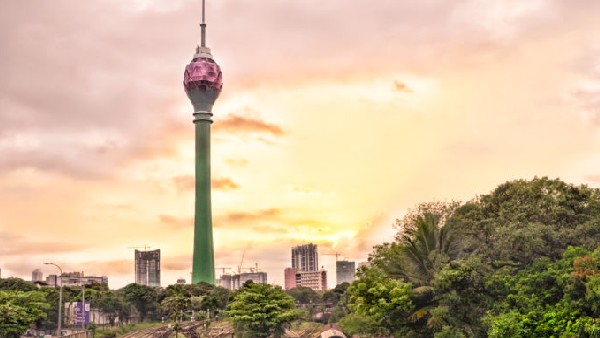 ರೆಸ್ಟೋರೆಂಟ್‌ಗಳು, ಸೂಪರ್‌ಮಾರ್ಕೆಟ್‌ಗಳು 