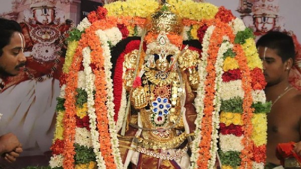 ಯಂತ್ರೋಪಕರಣ ಬಳಕೆಗೆ ಆಗಮ ಪಂಡಿತರ ಅನುಮತಿ ಯಂತ್ರೋಪಕರಣ ಬಳಕೆಗೆ ಆಗಮ ಪಂಡಿತರ ಅನುಮತಿ