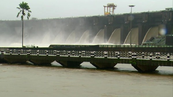 ಹೂಳು ತೆಗೆಸಲು ಆಗ್ರಹ 