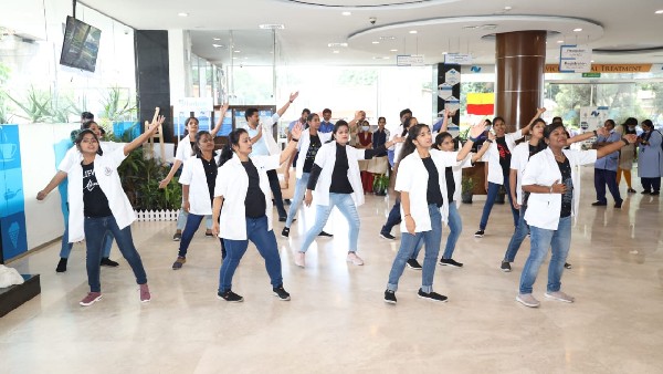 World Doctors Day 2022 Flash Mob Dance At Hospital To Honor Doctors 