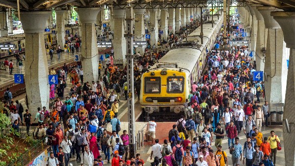 ಮುಂಬೈ-ಪುಣೆಗೆ ಬರುವ ರೈಲುಗಳು ರದ್ದು 