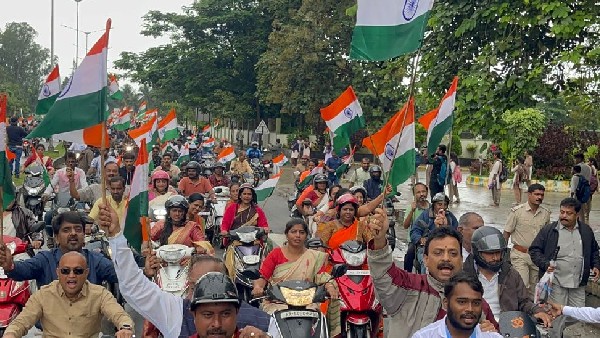 BJP leaders bike rally without helmet in Shimoga