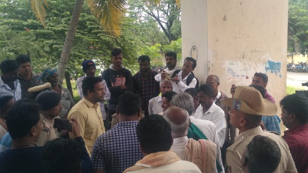 Protest in front Channapatna taluk office for crematorium