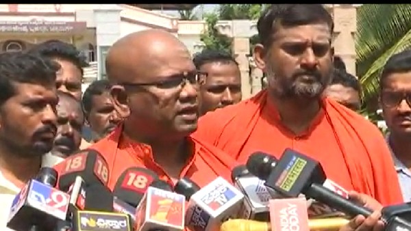 Madara Chennaiah Swamiji Reaction On Murugha Swamiji Case 