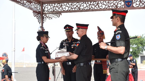 ಕ್ಯಾಪ್ಟನ್ ಅಭಿಲಾಷ ಯಾರು? 