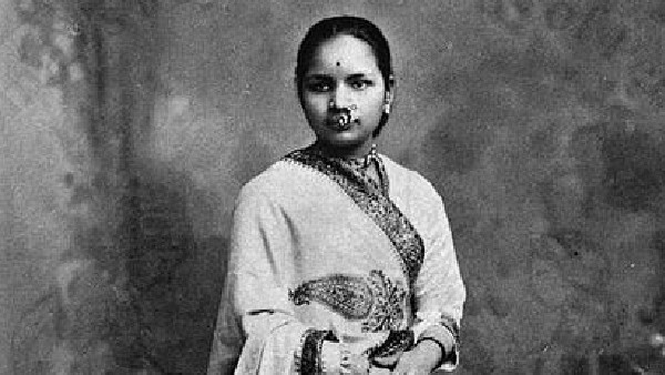 ವಿದೇಶಕ್ಕೆ ಹೋಗಿ ವೈದ್ಯಕೀಯ ಶಿಕ್ಷಣ ಓದಿದರು 