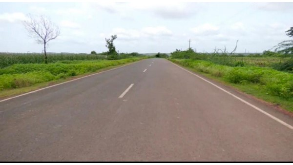 ಜಮೀನು ಕಳೆದುಕೊಳ್ಳುವ ಭಯದಲ್ಲಿ ರೈತರು ಜಮೀನು ಕಳೆದುಕೊಳ್ಳುವ ಭಯದಲ್ಲಿ ರೈತರು