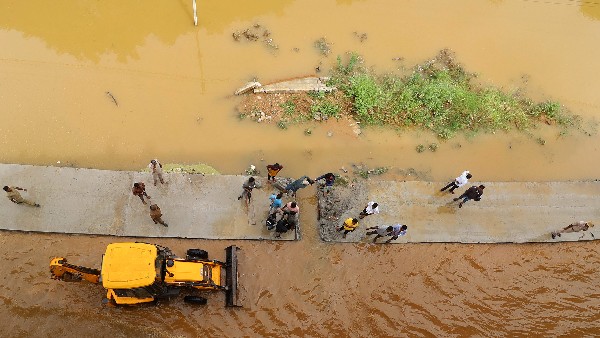  ಟ್ರಾಫಿಕ್‌ನಿಂದ ಸವಾರರ ಪರದಾಟ