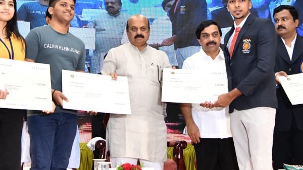  ರಾಜ್ಯ ಸರ್ಕಾರ 8 ಕೋಟಿ ರೂಗಳನ್ನು ನೀಡಿದೆ 