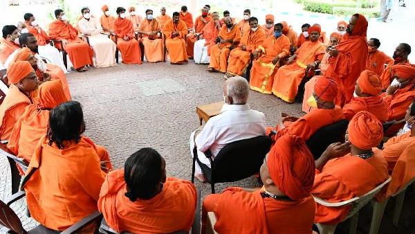  ಲಿಂಗಾಯಿತ ಮತಬ್ಯಾಂಕ್ ಕೈತಪ್ಪುತ್ತದೋ ಎನ್ನುವ ಭಯ