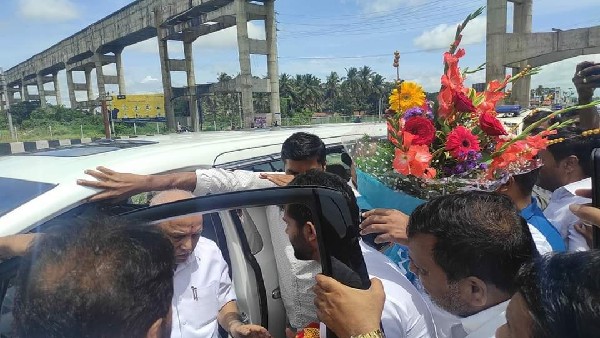 ಸಾವರ್ಕರ್ ಪ್ರತಿಷ್ಠಾನದ ಯಶಸ್ವಿನಿ, ಪ್ರತಾಪ್ ಸಿಂಹ ಹಾಜರು ಸಾವರ್ಕರ್ ಪ್ರತಿಷ್ಠಾನದ ಯಶಸ್ವಿನಿ, ಪ್ರತಾಪ್ ಸಿಂಹ ಹಾಜರು