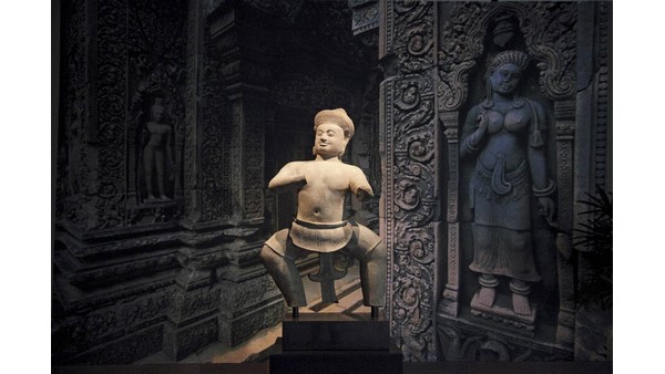  ದೇವಸ್ಥಾನ ನೋಡಲು ಲಕ್ಷಾಂತರ ಪ್ರವಾಸಿಗರು