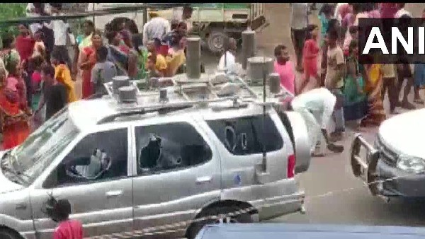 Stone Pelting at Bihar CM Nitish Kumar’s Carcade in Patna: 13 Arrested