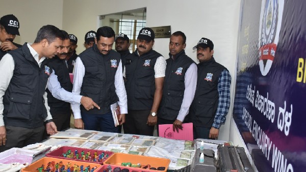  ಬಾಂಡ್‌ಗಳಿಗೆ ತಕ್ಕಂತೆ ನಕಲಿ ಸೀಲು ಬಳಕೆ 