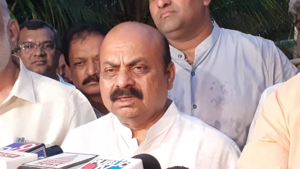  ನೆರೆ ಹಾವಳಿ ಇದ್ದಾಗ ಉತ್ಸವ ಬೇಕಿತ್ತೇ? 