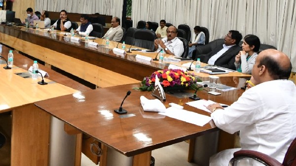 CM Basavaraj Bommai meeting with District Commissioners of 11 districts affected by heavy rains