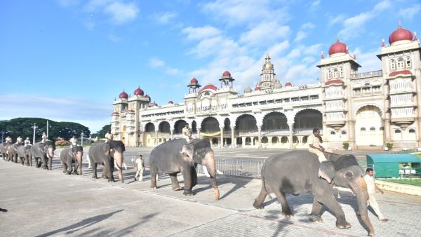 ಮುಂಜಾನೆಯಿಂದಲೇ ಕಾರ್ಯ ಆರಂಭ
