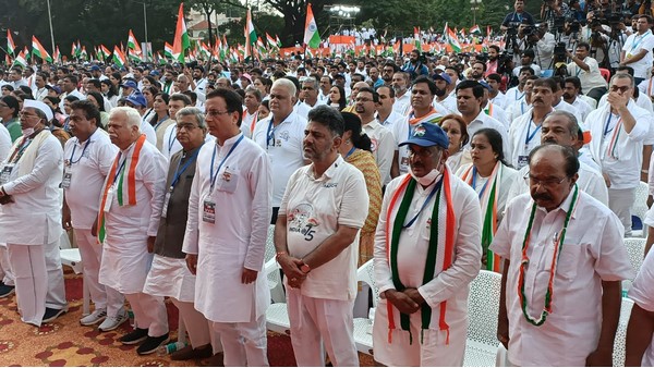  ದೇಶಕ್ಕಾಗಿ ಜೀವ ತೆತ್ತಿದ್ದಾರೆ