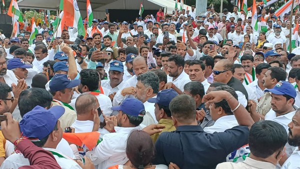  ಇಂದು ಹೊಸ ಚರಿತ್ರೆ ಸೃಷ್ಟಿಯಾಗಿದೆ