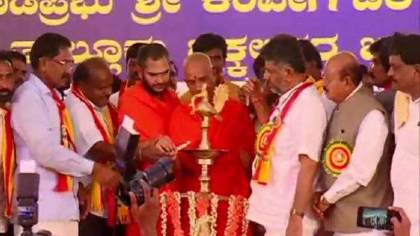 DK Shivakumar Expressed his Desire to Become Chief Minister In front of HDK 