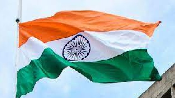 ಮನೆ ಮನೆಗಳಲ್ಲಿ ತ್ರಿವರ್ಣ ಧ್ವಜ