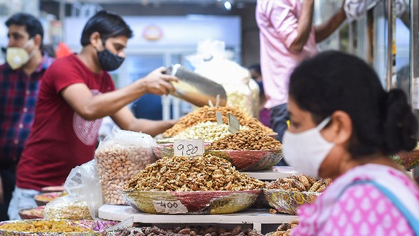  ಸ್ಟಫ್ಡ್ ಖರ್ಜೂರಗಳು ಬಿಸಿ ದೋಸೆಯಂತೆ ಮಾರಾಟ