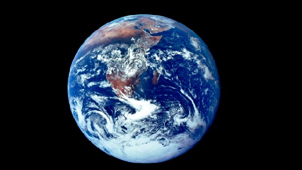 24 ಗಂಟೆಗಳಲ್ಲಿ ಸೂರ್ಯನನ್ನು ಒಂದು ಸುತ್ತು ಹಾಕುವ ಭೂಮಿ 24 ಗಂಟೆಗಳಲ್ಲಿ ಸೂರ್ಯನನ್ನು ಒಂದು ಸುತ್ತು ಹಾಕುವ ಭೂಮಿ