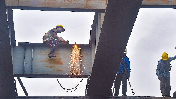 BENGALURU: Flyover Closes a Week After Opening: Commuters Worried