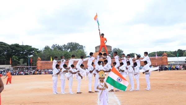 ಹೋರಾಟಗಾರರ ತತ್ವಾದರ್ಶ ಪಾಲಿಸಬೇಕು