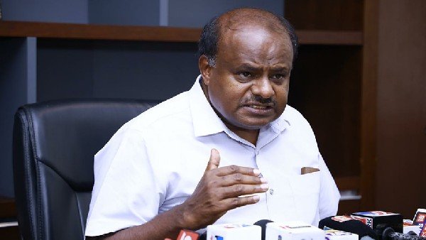 ಮಹಿಳಾ ಹಾಲು ಉತ್ಪಾದಕರ ಸಂಘದಲ್ಲಿ 8 ಲಕ್ಷ ಲೂಟಿ 