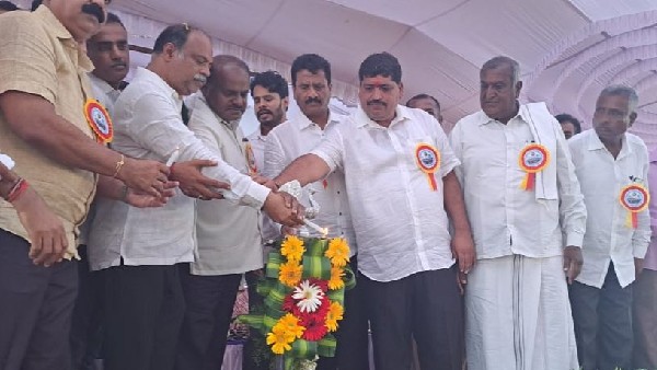 ಬಿಜೆಪಿ-ಕಾಂಗ್ರೆಸ್ ನವರದು ಸೂಟ್ಕೇಸ್ ಕೊಡುವ ಸಂಸ್ಕೃತಿ 