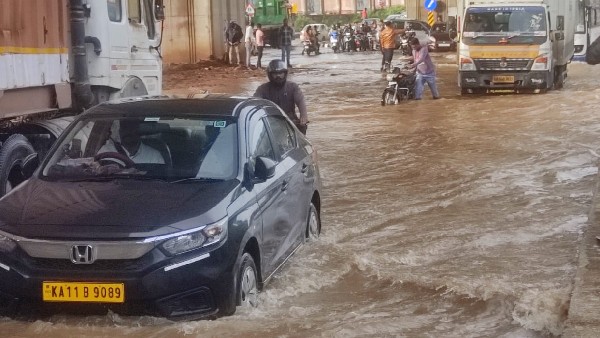 Heavy rain: Kanmanike lake overflows, Bengaluru-Mysuru highway traffic disrupted
