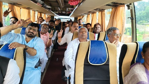  ಬಸ್‌ನಲ್ಲಿ ಶಾಸಕರ ಜೊತೆ ಸಿಎಂ ಹೇಮಂತ್ ಸೊರೇನ್ 