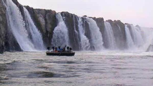 ಹೊಗೇನಕಲ್‌ ಜಲಪಾತ ಬೋಟಿಂಗ್ ಸೇವೆಗಳು ಪುನರಾರಂಭ 