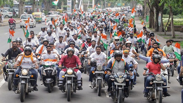  ದೇಶಾದ್ಯಂತ ಅದ್ದೂರಿ ಸಂಭ್ರಮಾಚರಣೆ