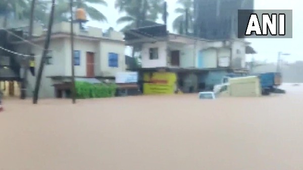 ದೇವಾಲಯದ ಆವರಣಕ್ಕೆ ನೀರು