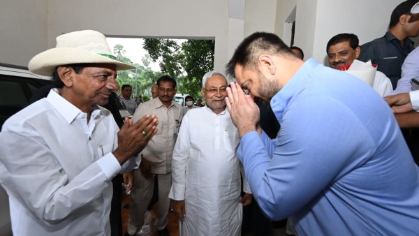  ಹುತಾತ್ಮ ಸೈನಿಕರ ಕುಟುಂಬಕ್ಕೆ ಪರಿಹಾರ ವಿತರಣೆ